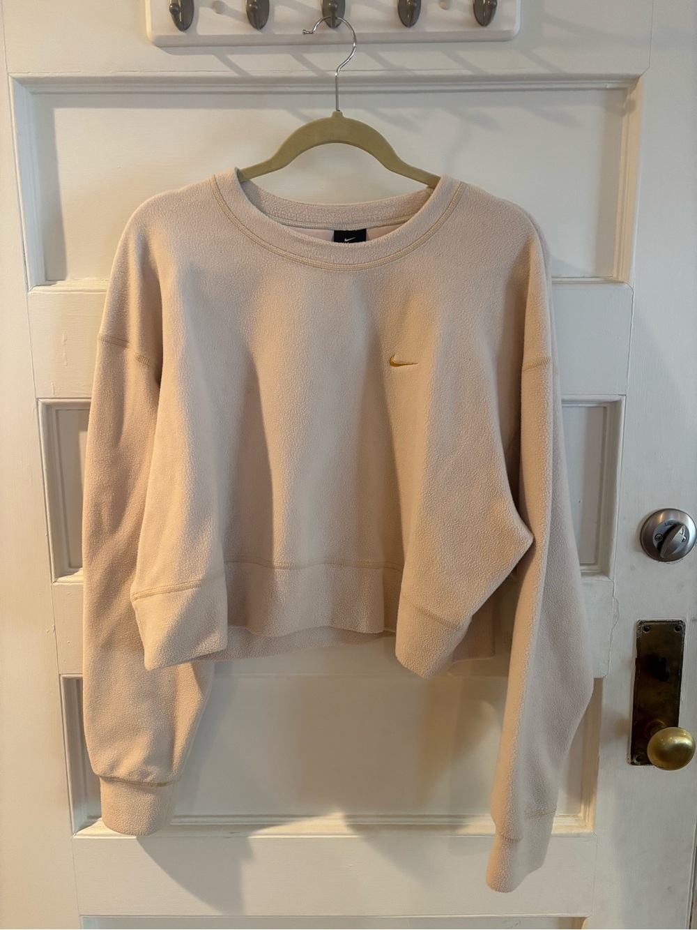 Nike Cropped Crewneck Sweatshirt in Cream